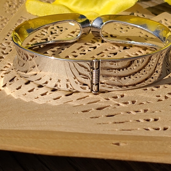 Silver Braclet for Sale - Picture 5 of 9